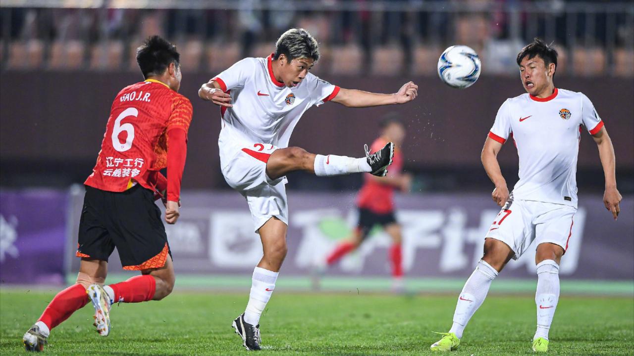 包含足协杯八强战对决在即！广州队演练定位球，金州勇士密集防守应对的词条